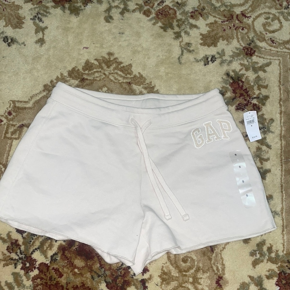Gap sweat shorts . Size small